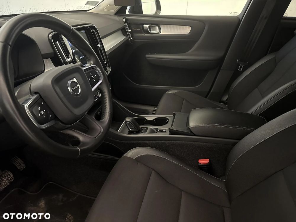 Volvo XC 40 T3 Momentum Pro - 11