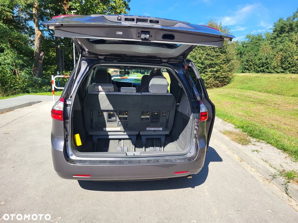 Toyota Sienna 3.5 V6 LE AWD - 28