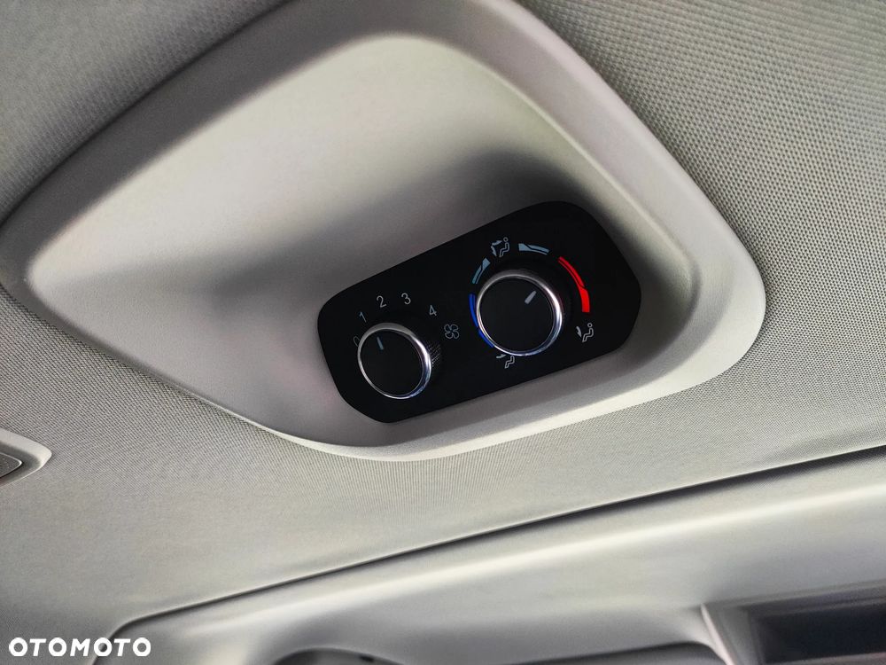 Ford Tourneo Custom 2.0 EcoBlue L2 Titanium - 35