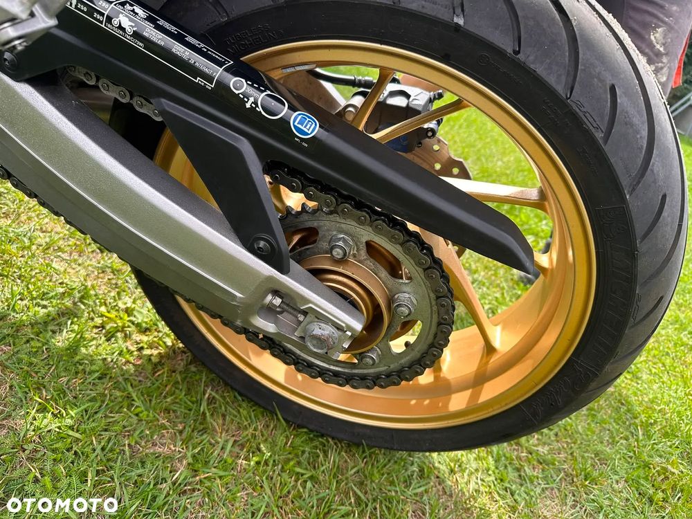 Honda CB - 16