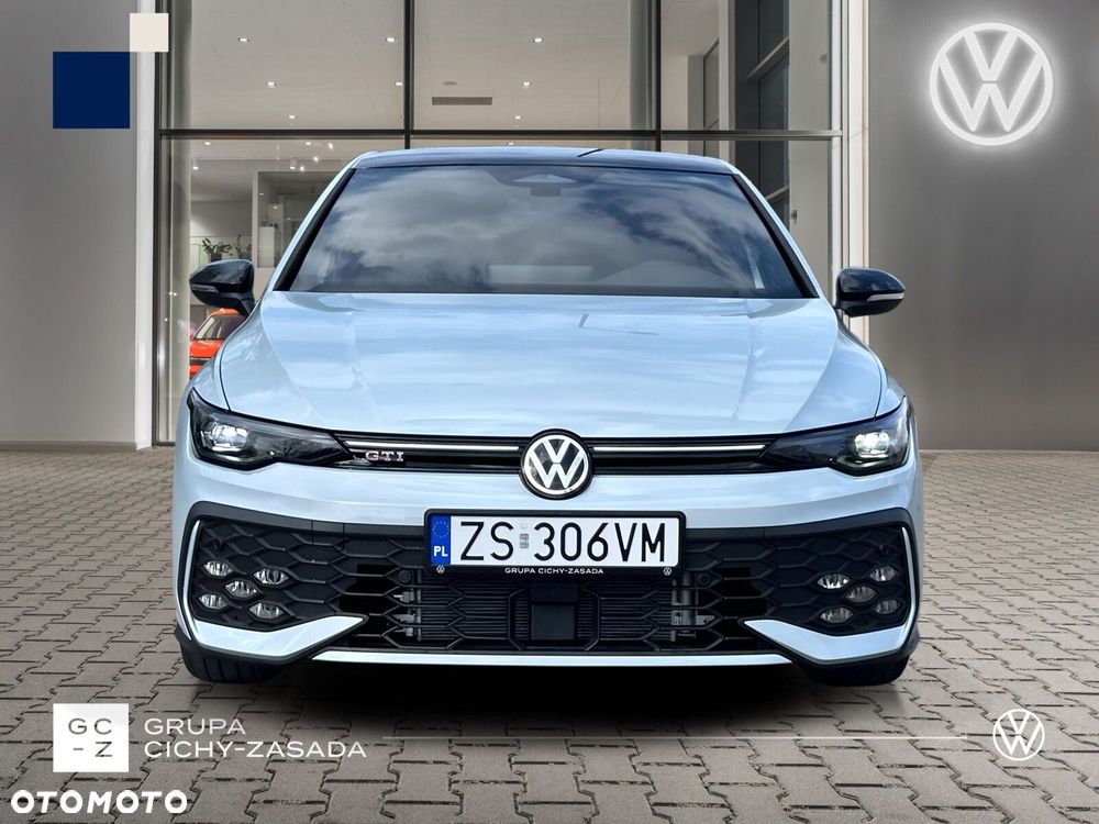 Volkswagen Golf - 8