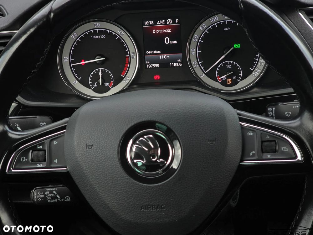Skoda Superb Combi 2.0 TDI 4x4 DSG L&K - 27