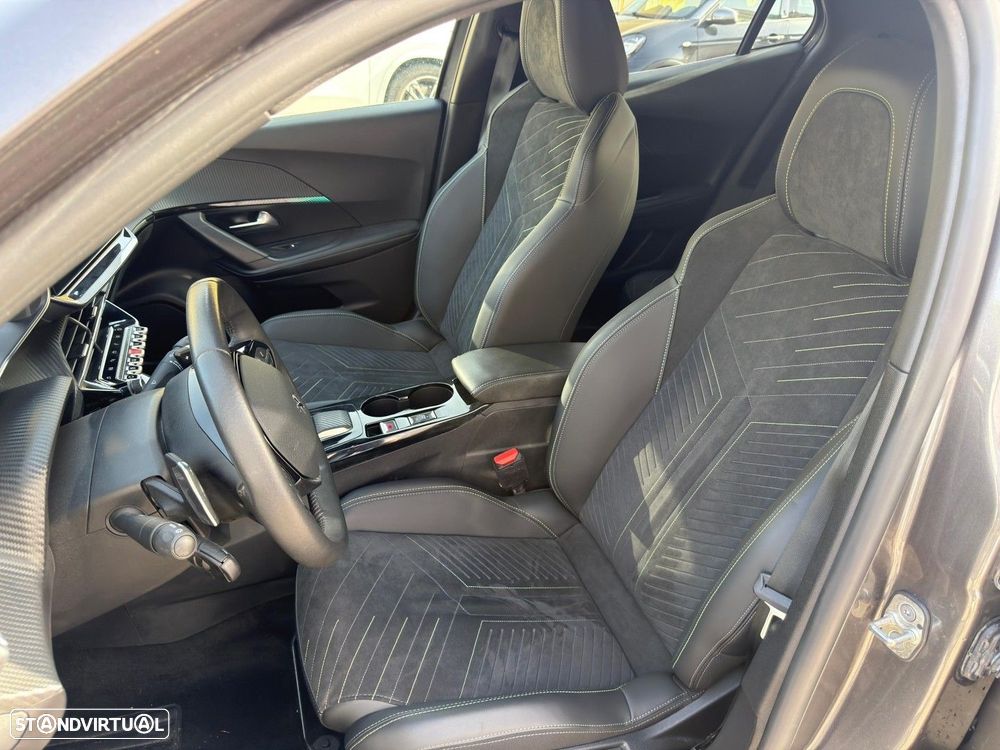 Peugeot 2008 1.2 PureTech Allure Pack EAT8 - 10