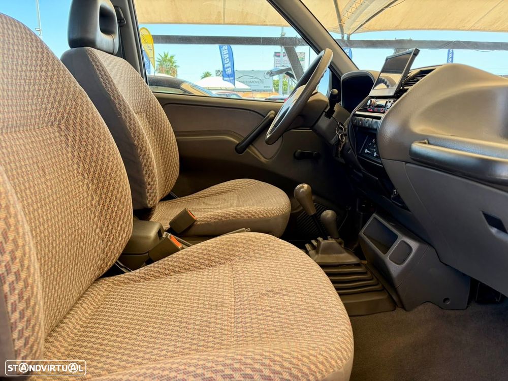 Nissan Terrano II 2.7 LX - 12