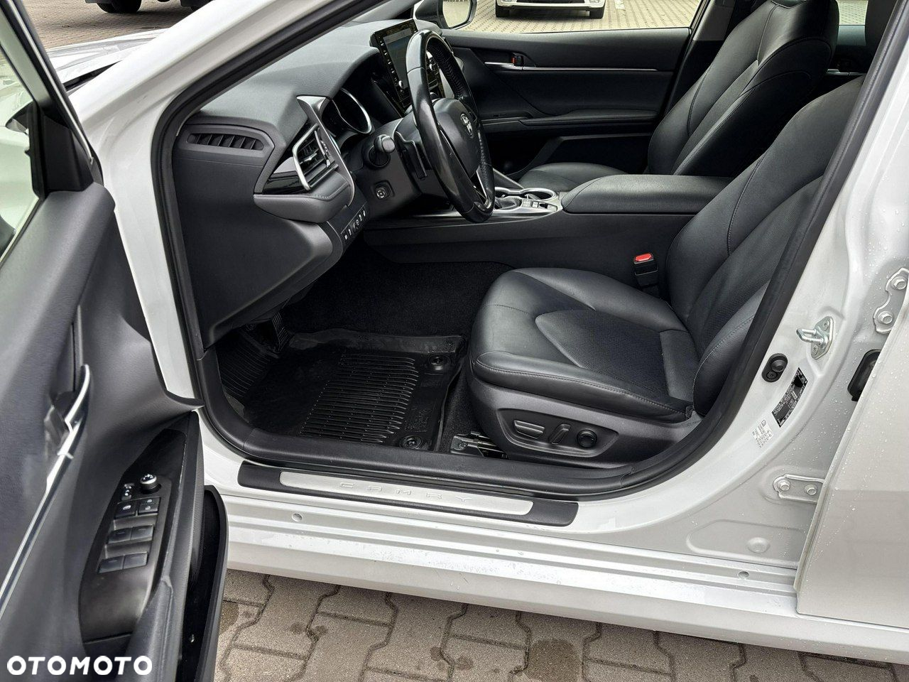 Toyota Camry - 11