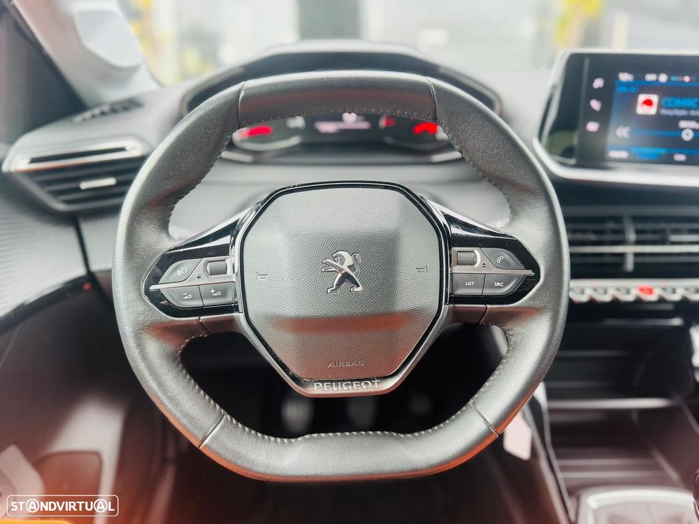 Peugeot 208 1.2 PureTech SE Style - 21