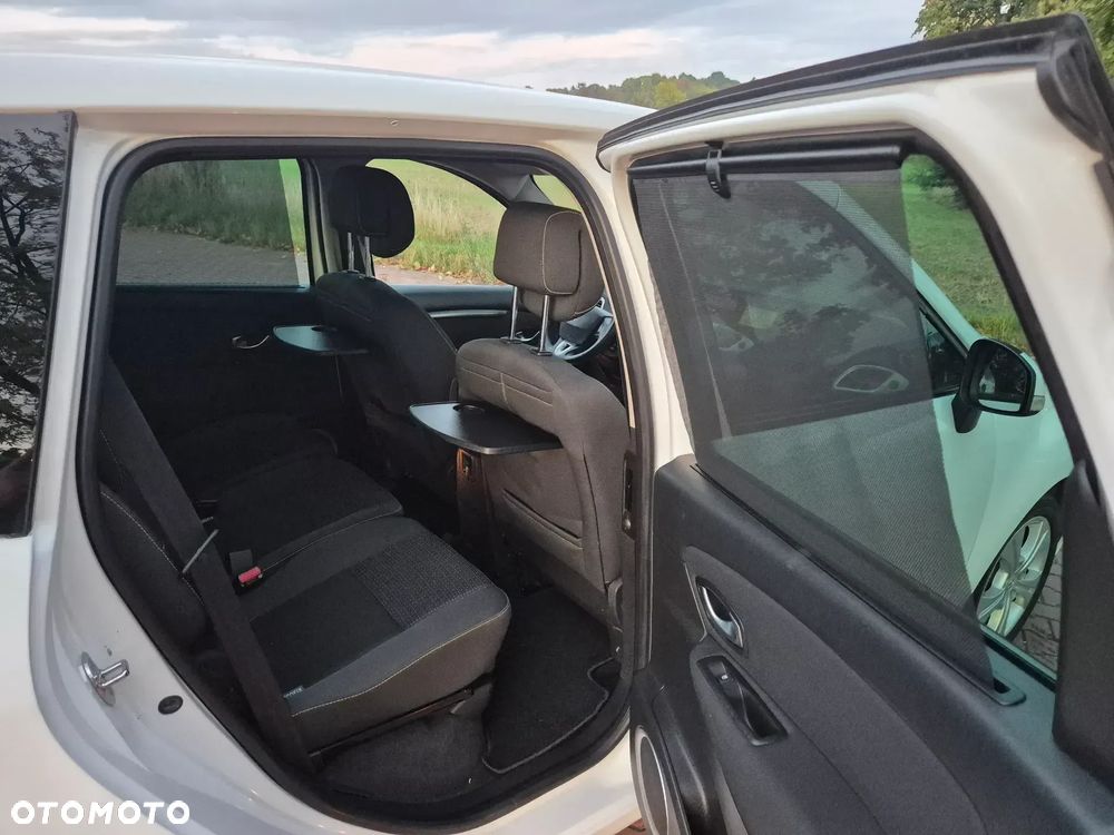 Renault Scenic 1.6 16V 110 Dynamique - 29