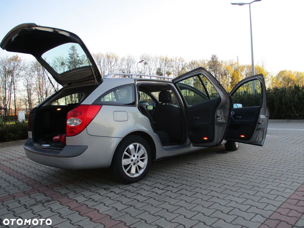 Renault Laguna 2.0 16V Emotion - 9