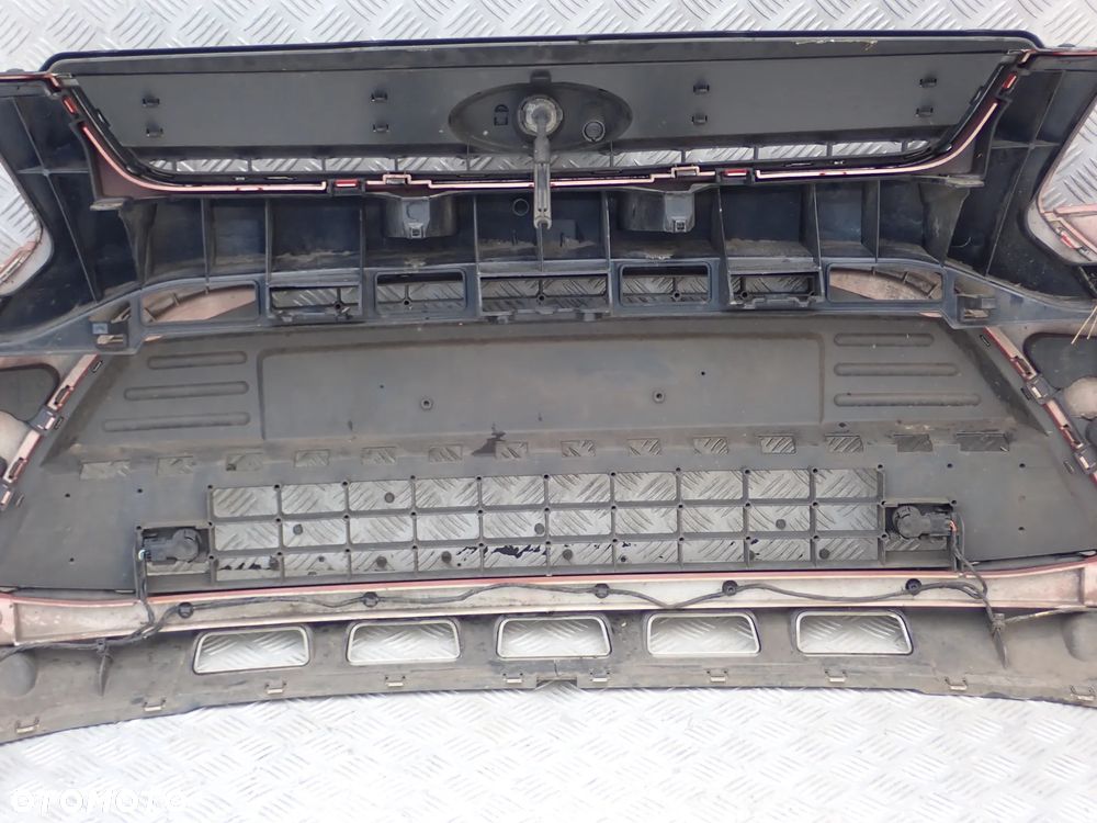 ZDERZAK PRZEDNI FORD KUGA MK1  4XPDC  kod lakieru A8 - 8