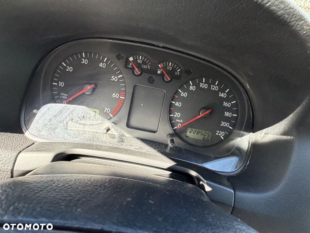 Volkswagen Golf 1.4 Q - 9