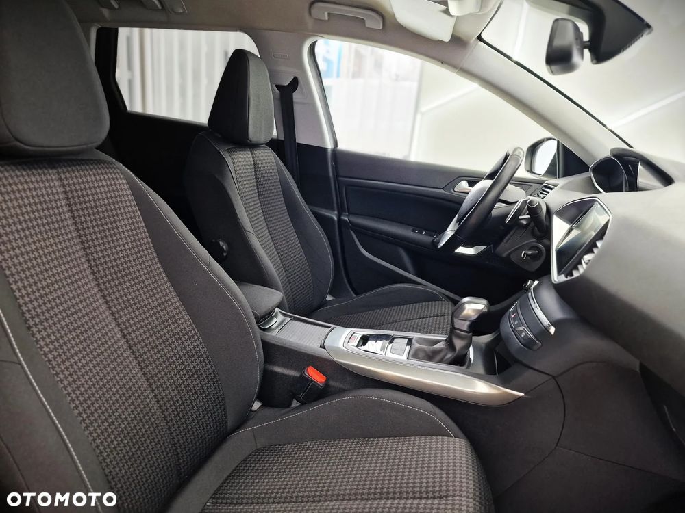 Peugeot 308 1.5 BlueHDi Allure S&S EAT6 - 19