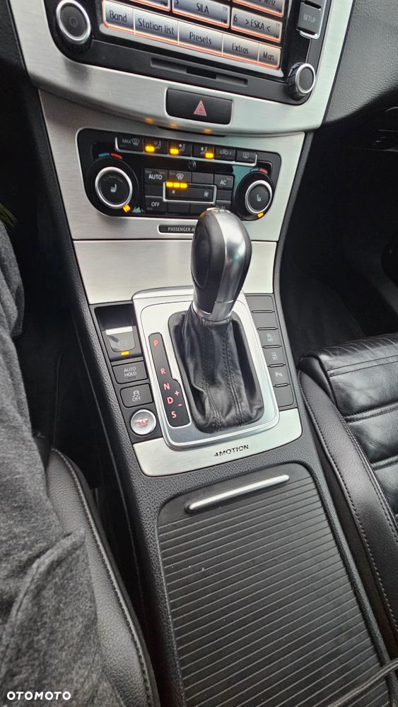 Volkswagen Passat 2.0 TDI 4Mot Highline DSG - 12