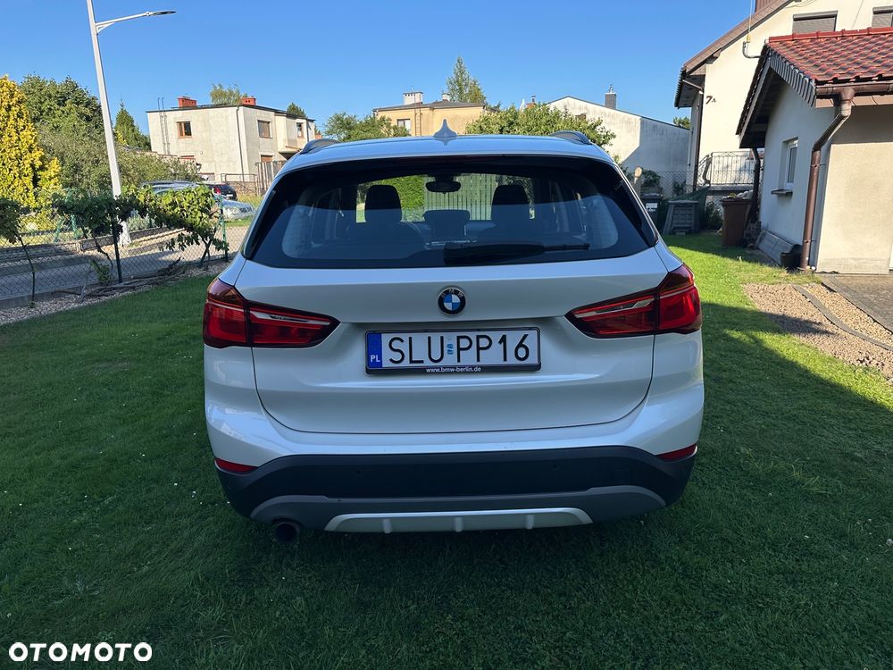BMW X1 sDrive18i Sport Line - 7