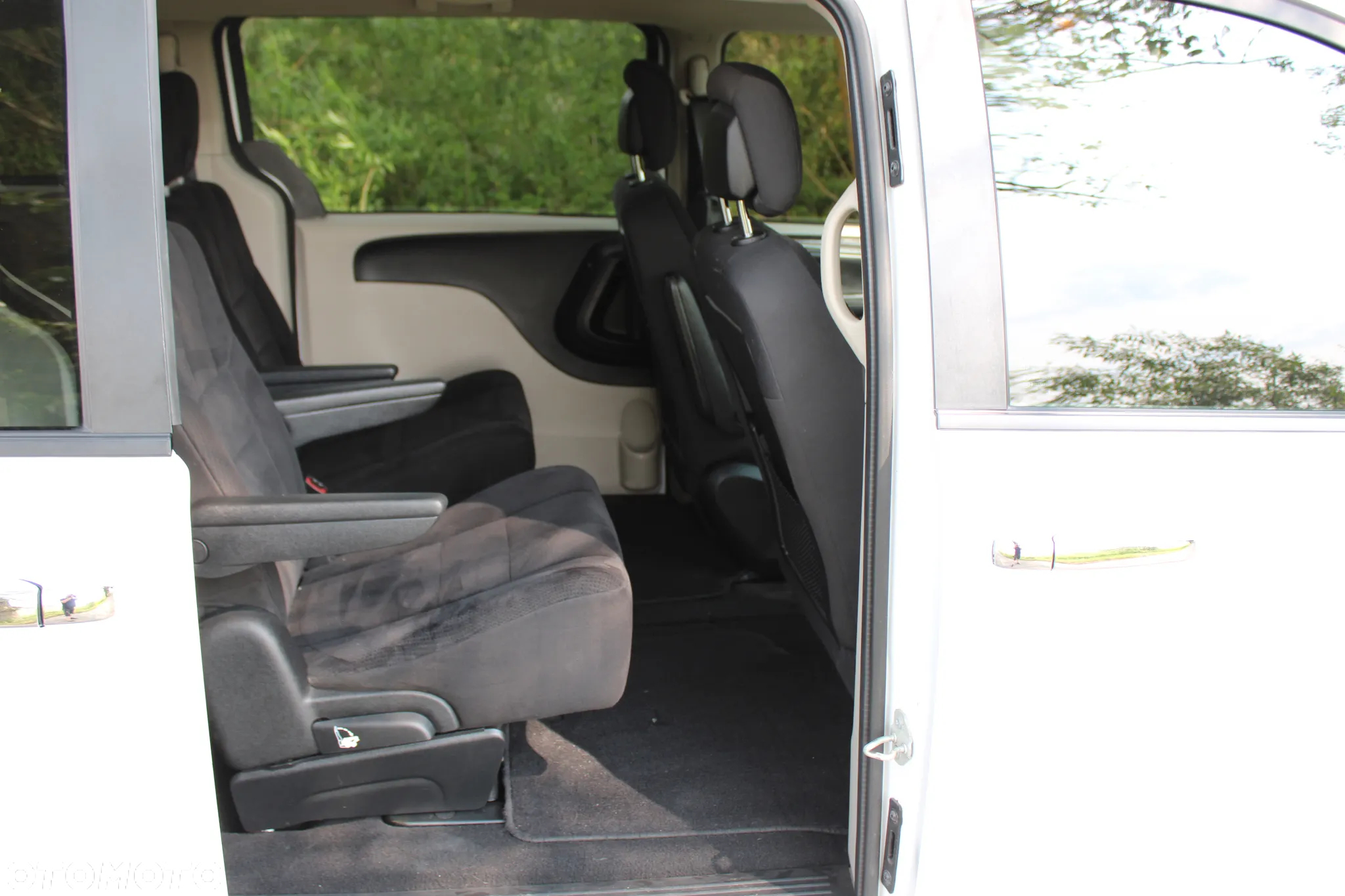 Dodge Grand Caravan - 22