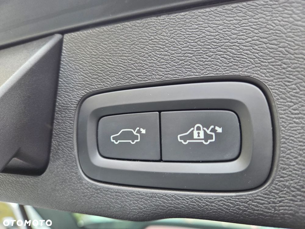 Volvo XC 60 D4 Momentum Pro - 13