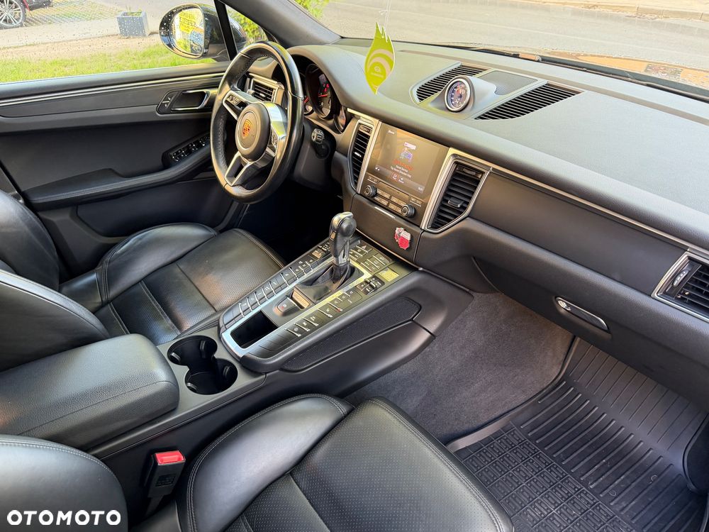Porsche Macan Standard - 16