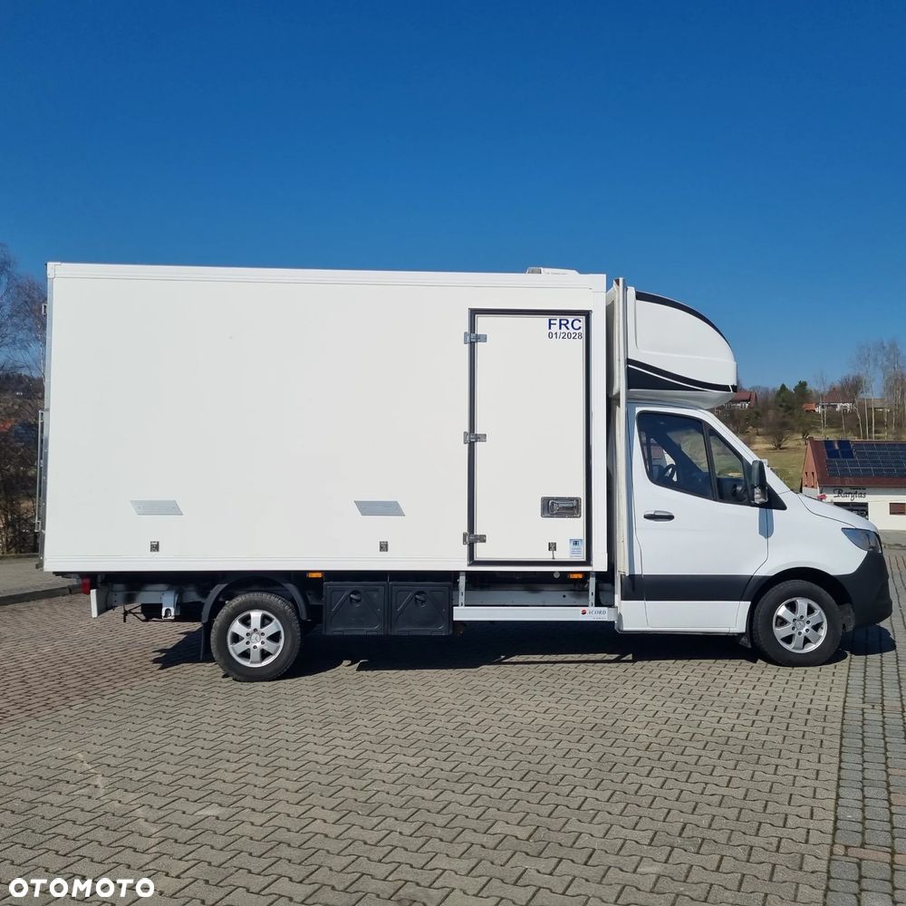 Mercedes-Benz Sprinter - 4