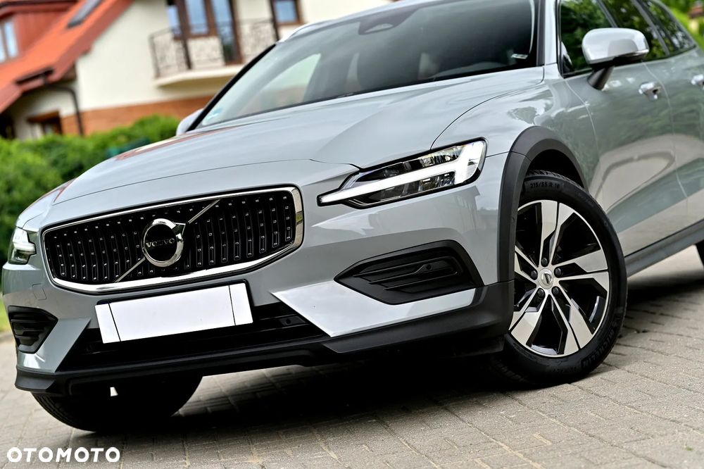 Volvo V60 Cross Country B4 D AWD Plus - 1