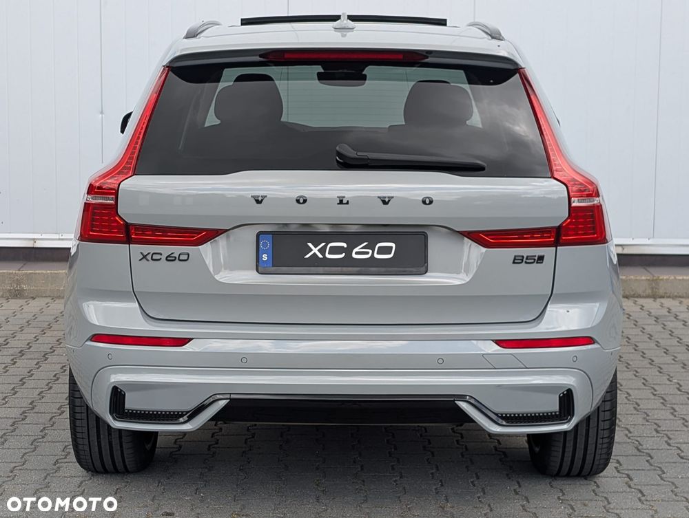 Volvo XC 60 B5 B AWD Plus Dark - 14