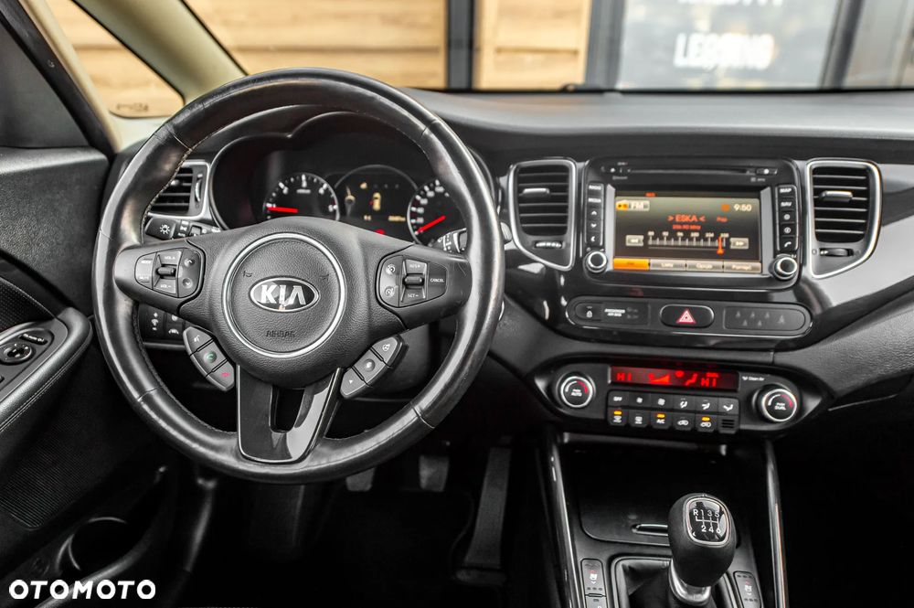 Kia Carens 1.7 CRDi 136 Dream Team Edition - 28