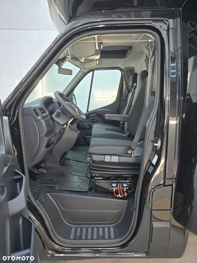 Renault MASTER 12 PALET Tylna OŚ BLIŻNIACZ L4 RWD - DBL Extra 2,3 DCI 165 KM MAXI Długość5,23cm Szerokośc2,45cm Wysokość2,38cm WZMOCNIONE TYLNE ZAWIESZENIE RESOR + PODUSZKI PNEŁMATYCZNE TEMPOMAT FOTEL KIEROWCY PNEŁMATYCZNY LEDY KABINA SYPIALNIANA XL NA GWARANCJA 40 Tyś km STAN JAK NOWY - 31