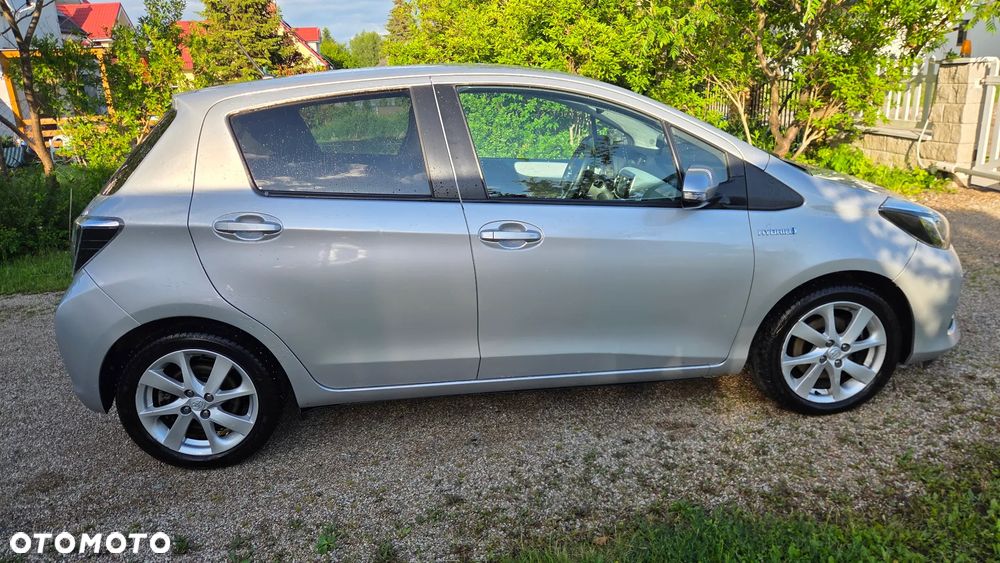 Toyota Yaris Hybrid 100 Selection Platinum - 14