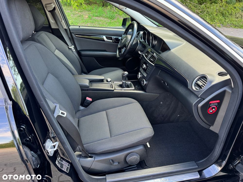 Mercedes-Benz Klasa C 200 (BlueEFFICIENCY) - 5