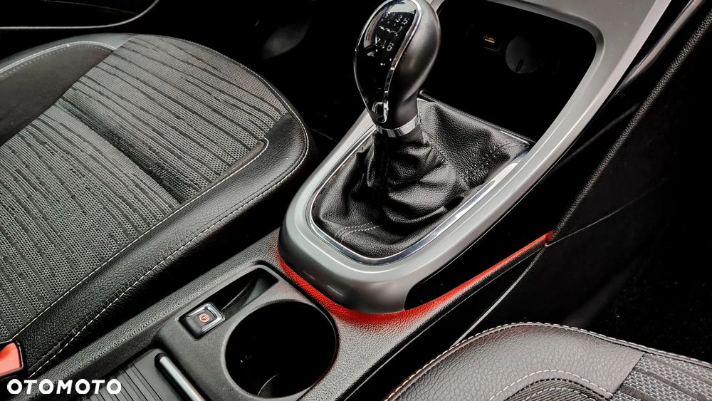 Opel Astra 1.4 T Cosmo - 15