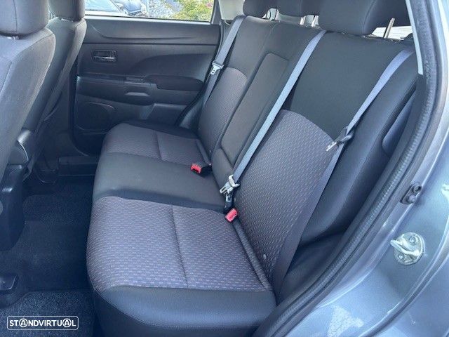 Mitsubishi ASX 1.6 MIVEC Intense Connect Edition - 12