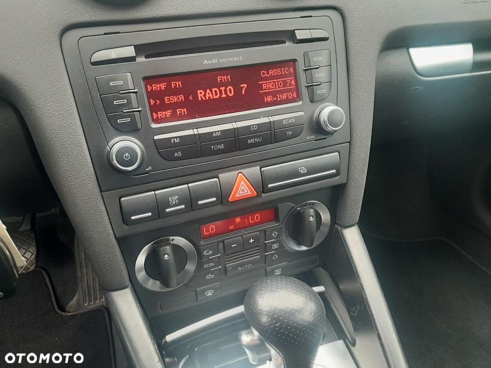 Audi A3 Sportback 2.0 TDI DPF S tronic S line Sportpaket - 14