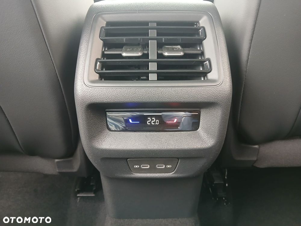 Volkswagen Tiguan - 11