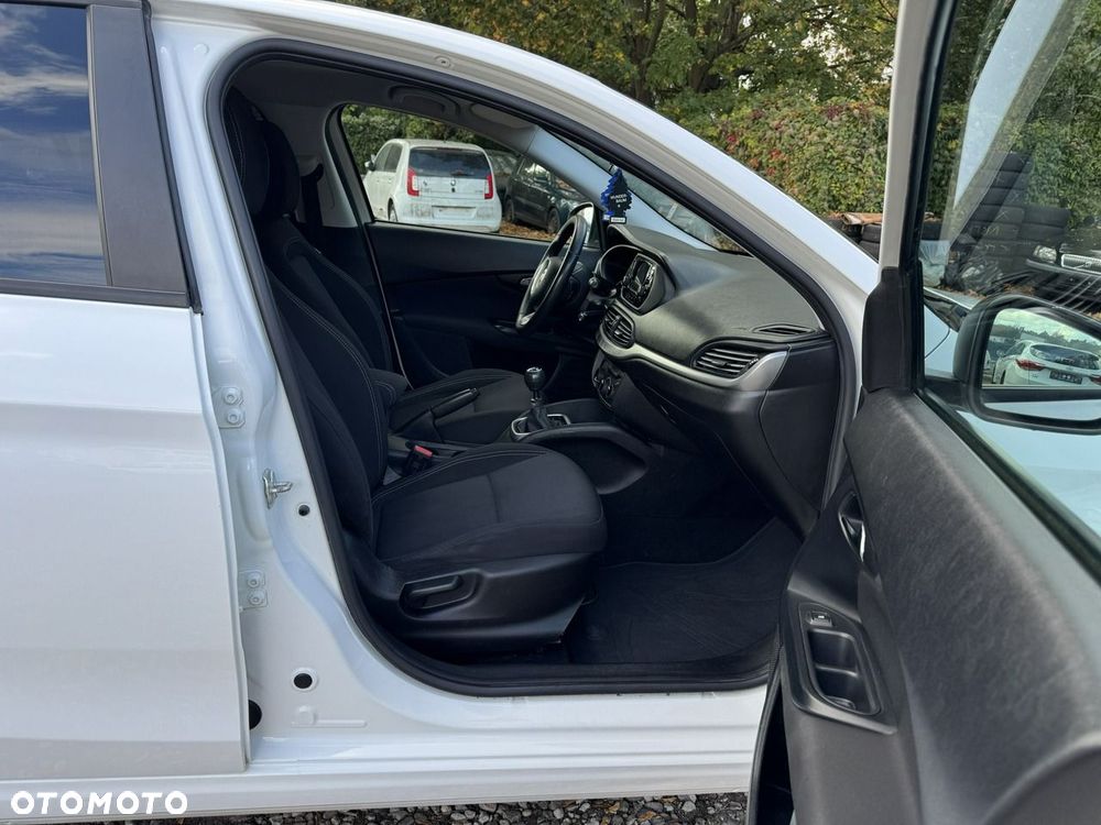 Fiat Tipo - 12