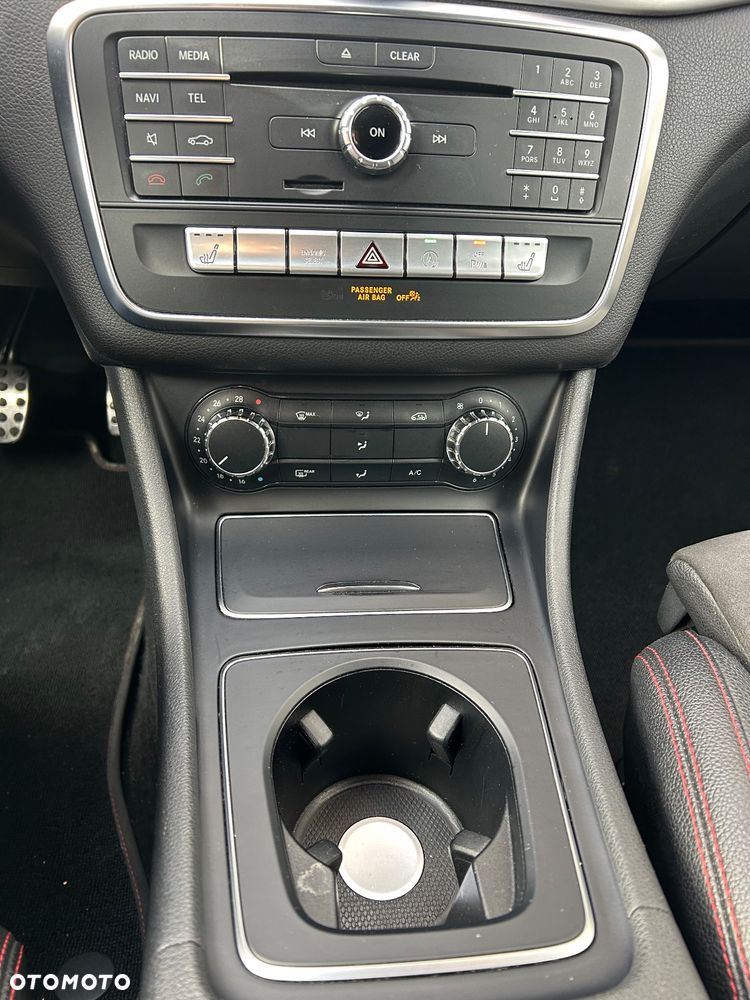 Mercedes-Benz CLA 220 4-Matic AMG Line - 16