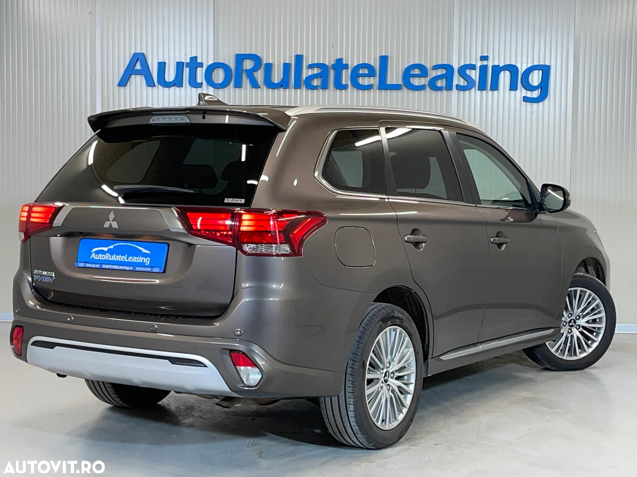 Mitsubishi Outlander - 3