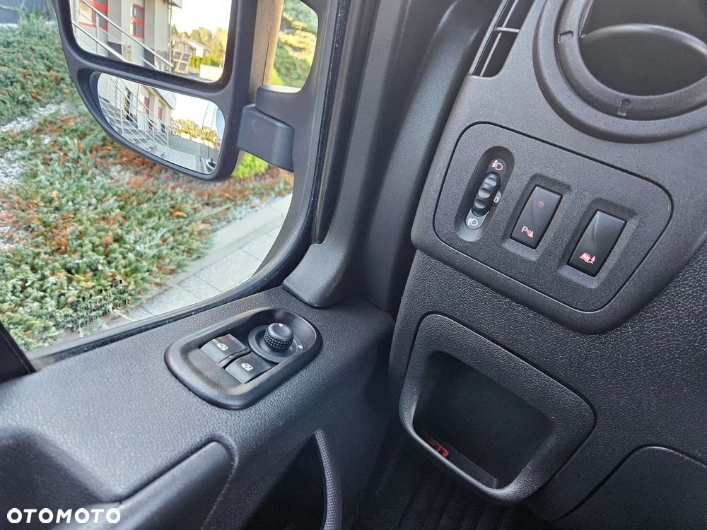 Renault Master L2H2 2.3dCi 130KM - 17