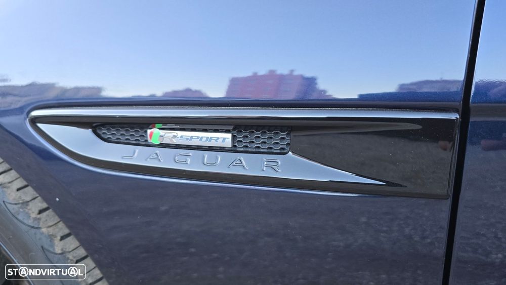 Jaguar XE 2.0 D R-Sport - 51