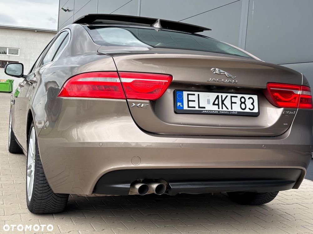 Jaguar XE 2.0 D Prestige - 17