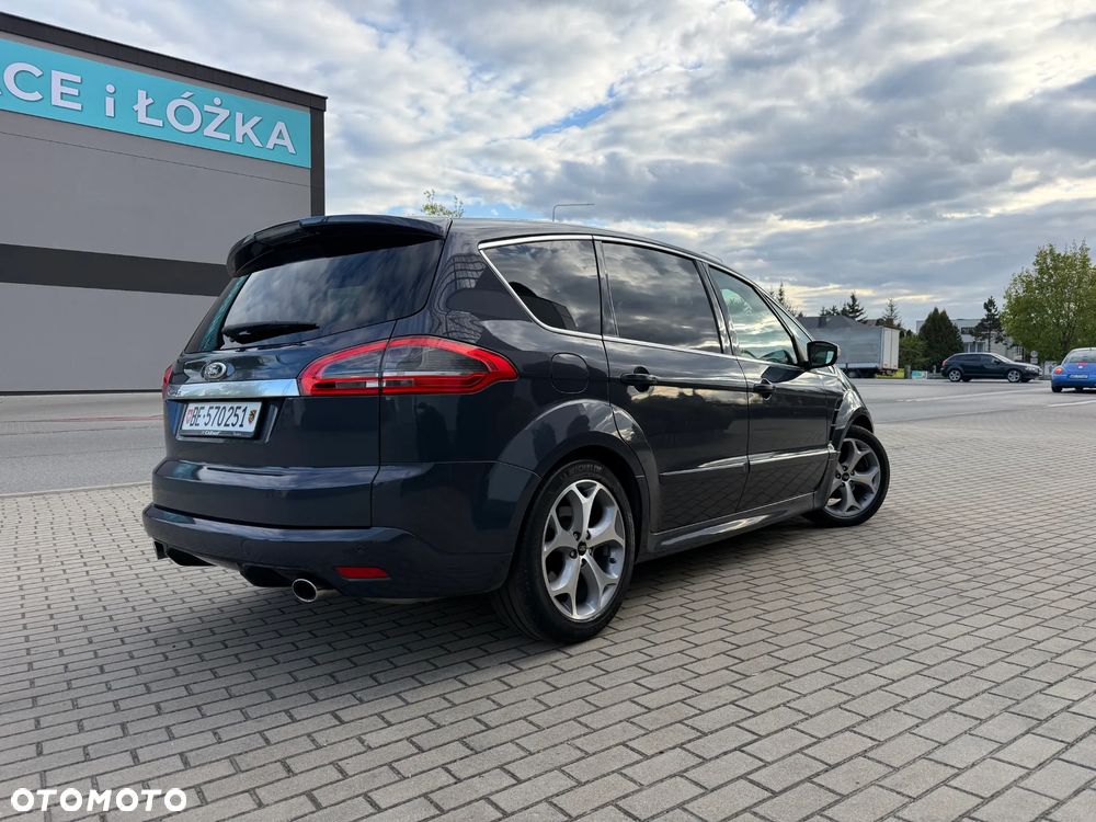 Ford S-Max - 12