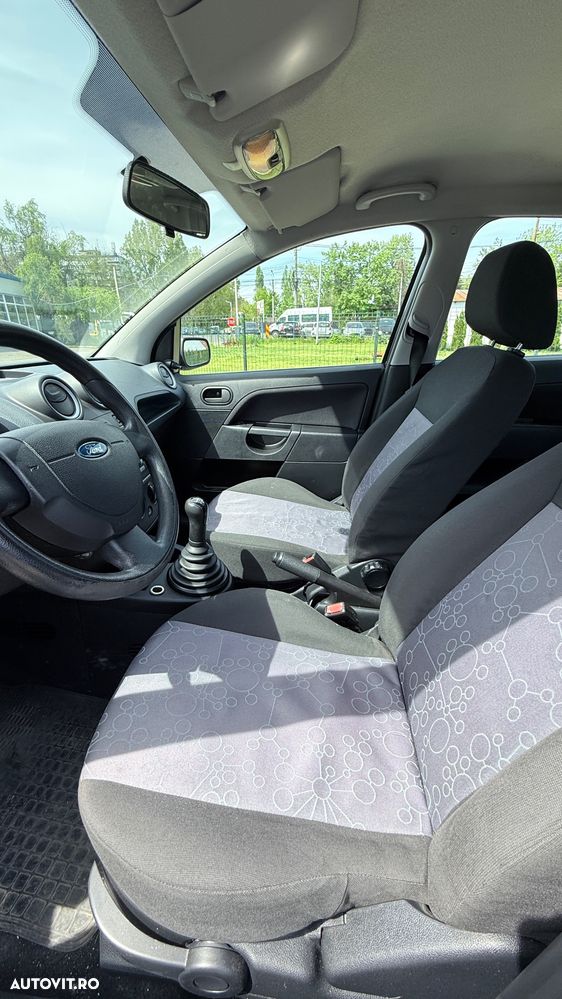 Ford Fiesta 1.3i Comfort - 9