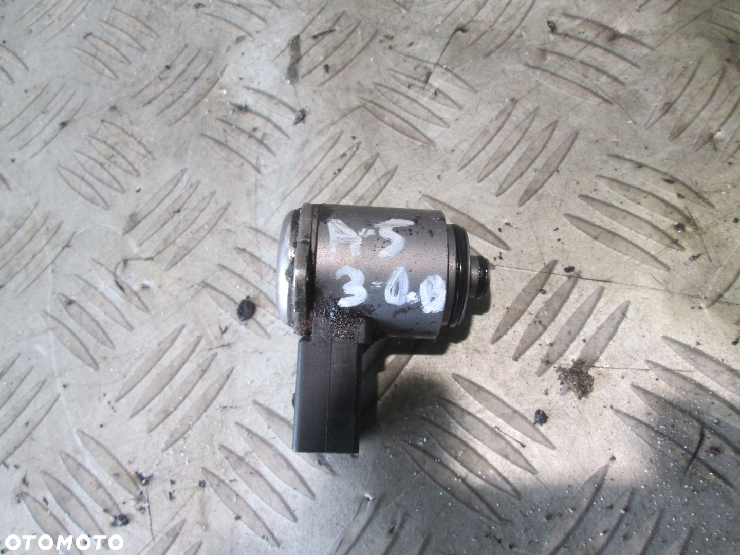 CZUJNIK MAGLOWNICY AUDI A4 B8 A5 8T - 2