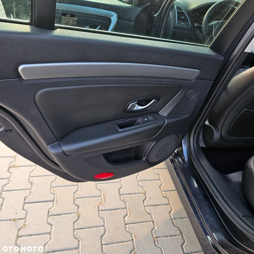 Renault Laguna dCi 180 FAP GT - 18