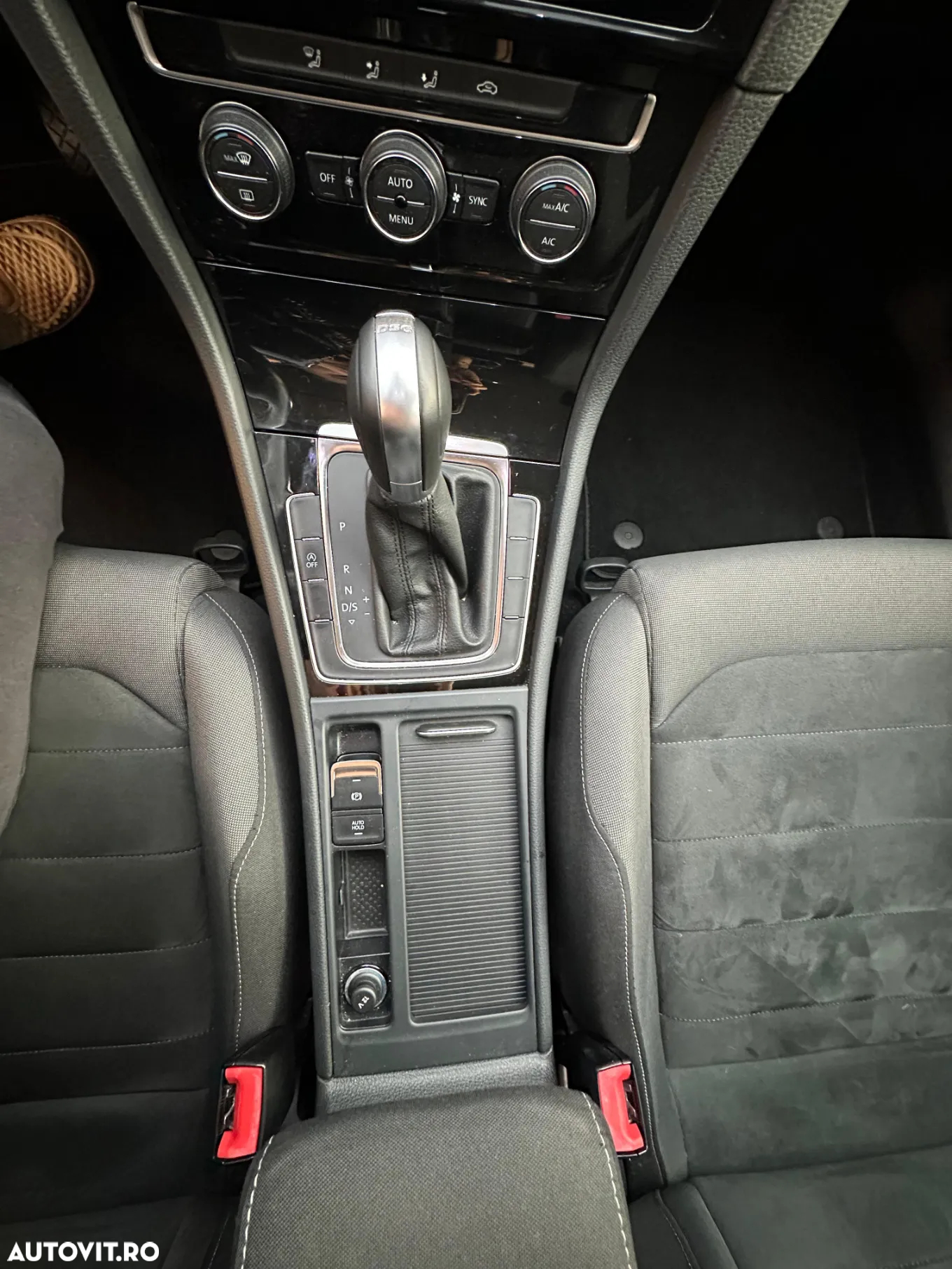 Volkswagen Golf 1.6 TDI DSG Highline - 9