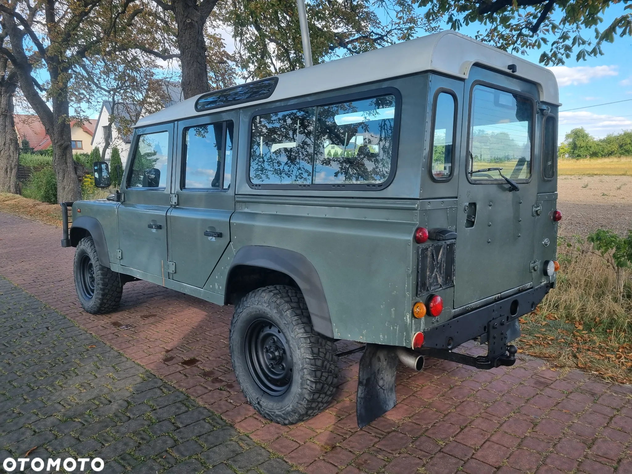 Land Rover Defender - 11
