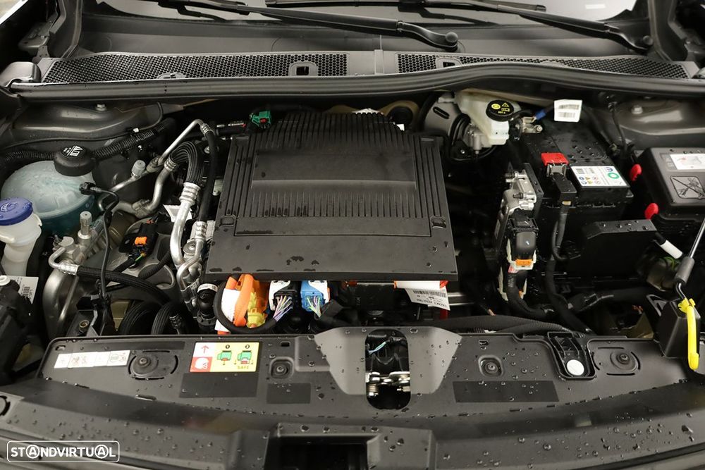 Peugeot e-2008 54 kWh Allure - 25