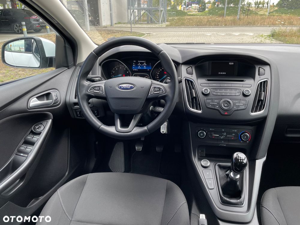 Ford Focus 1.0 EcoBoost Start-Stopp-System TREND - 17
