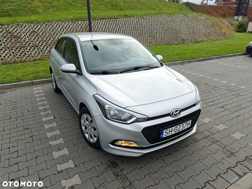 Hyundai i20 blue 1.2 Classic - 10
