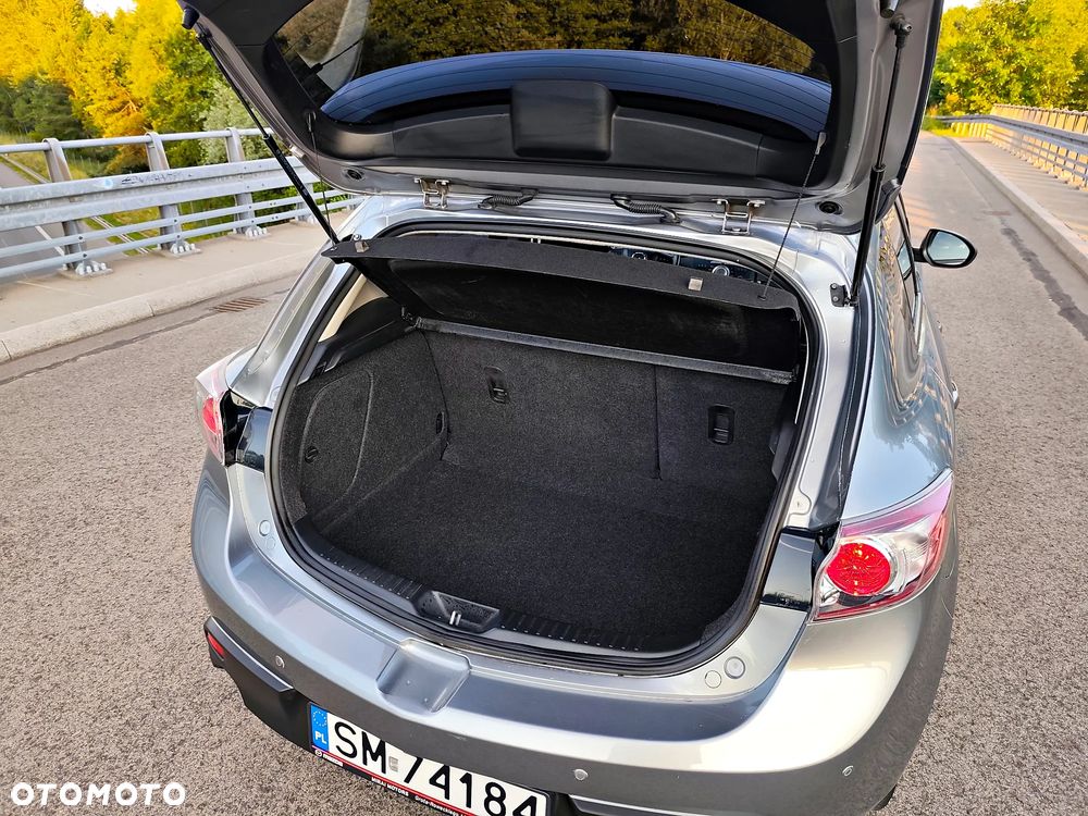 Mazda 3 1.6 Exclusive + - 14