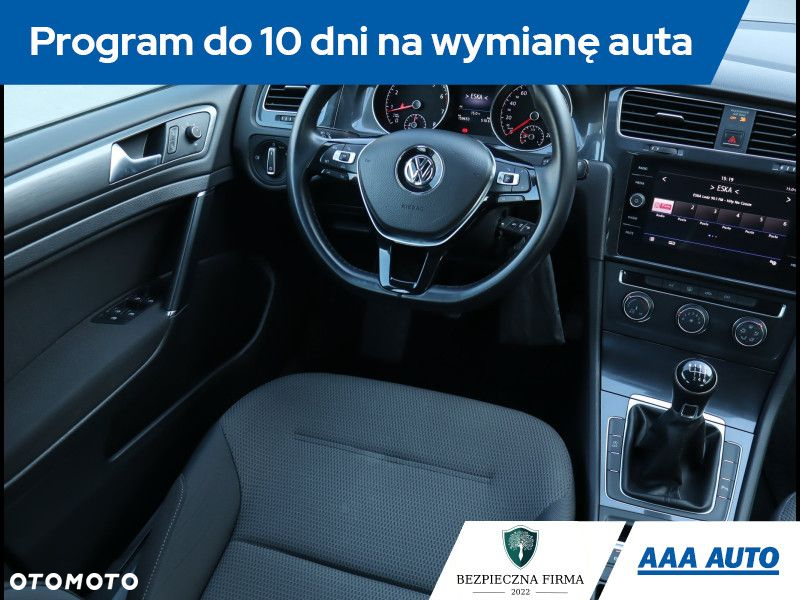 Volkswagen Golf - 8