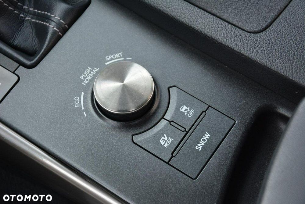 Lexus IS Luxury Line - 32