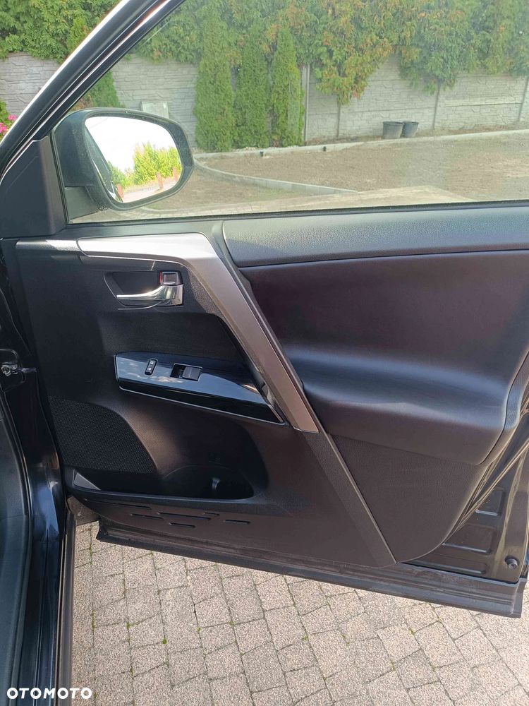 Toyota RAV4 - 24